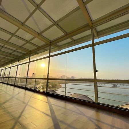 Hotel Senac Ilha Do Boi Vitória Exterior foto The interior of the airport